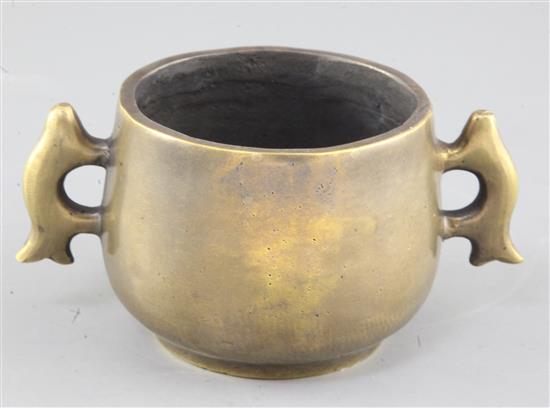 A Chinese bronze gui censer, four character mark to base, width 17.5cm